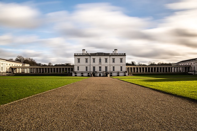 queens-house-1174279_640.jpg